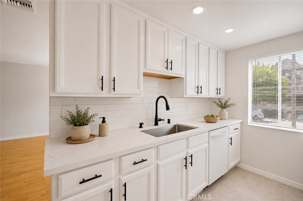 5055 Coldwater Canyon Avenue 105