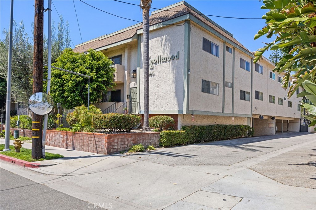5055 Coldwater Canyon Avenue 105