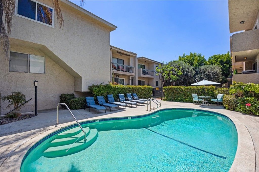 5055 Coldwater Canyon Avenue 105
