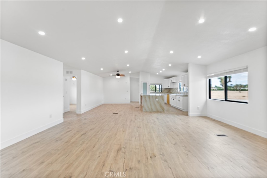 4009 W Avenue K-8