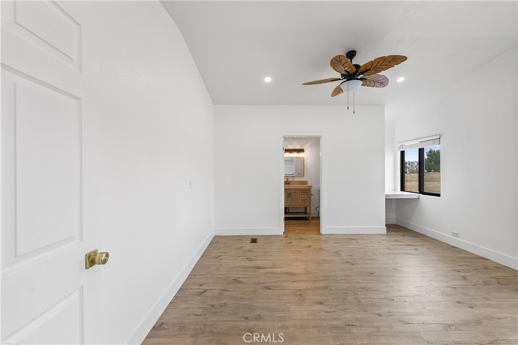 4009 W Avenue K-8