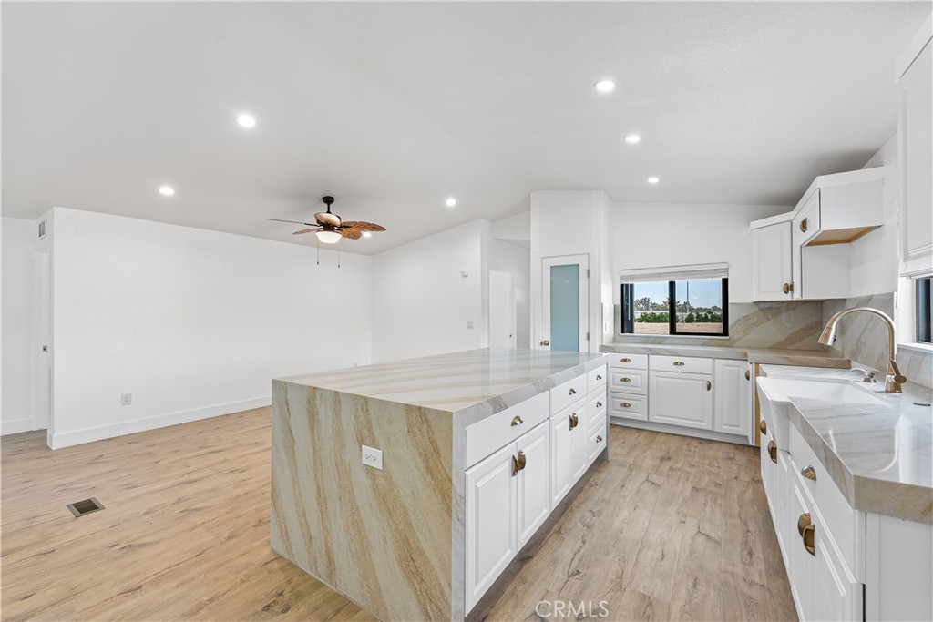 4009 W Avenue K-8