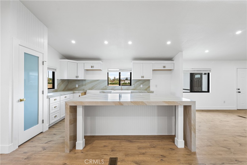 4009 W Avenue K-8