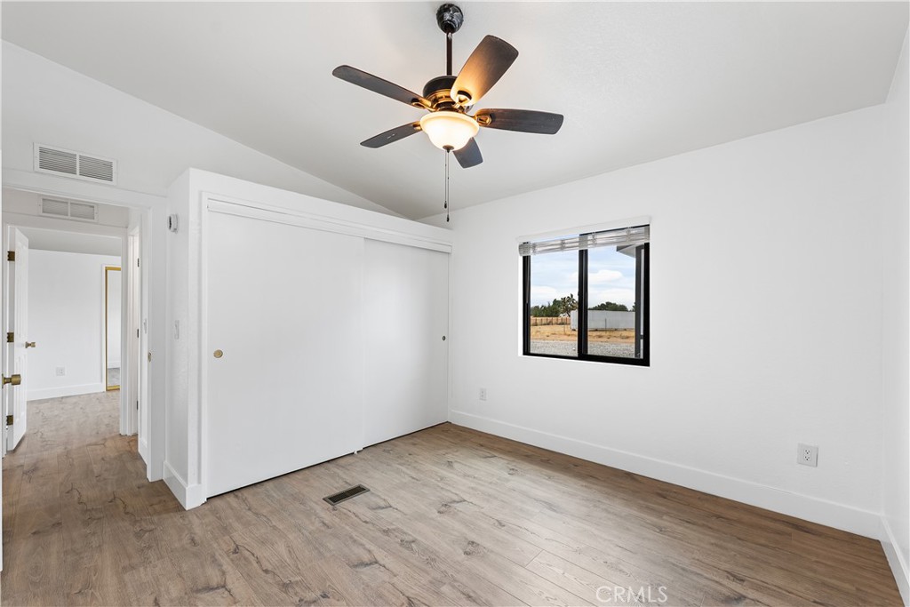 4009 W Avenue K-8