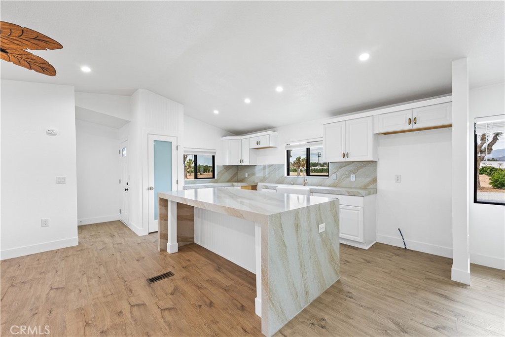 4009 W Avenue K-8