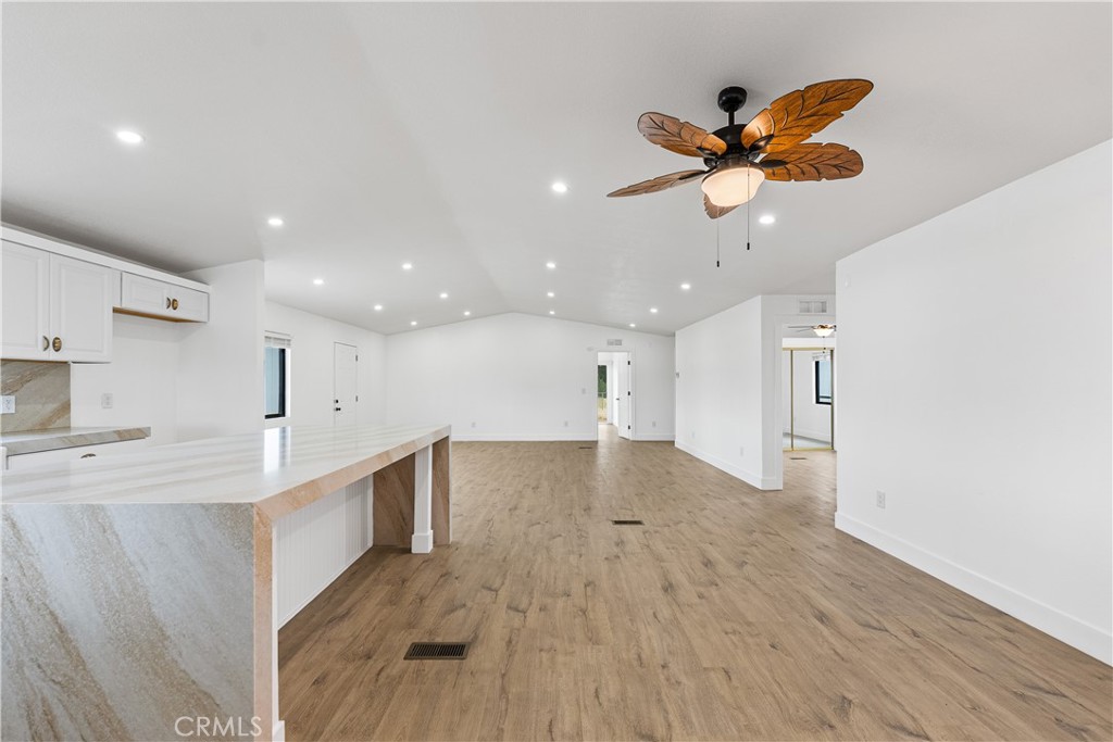 4009 W Avenue K-8