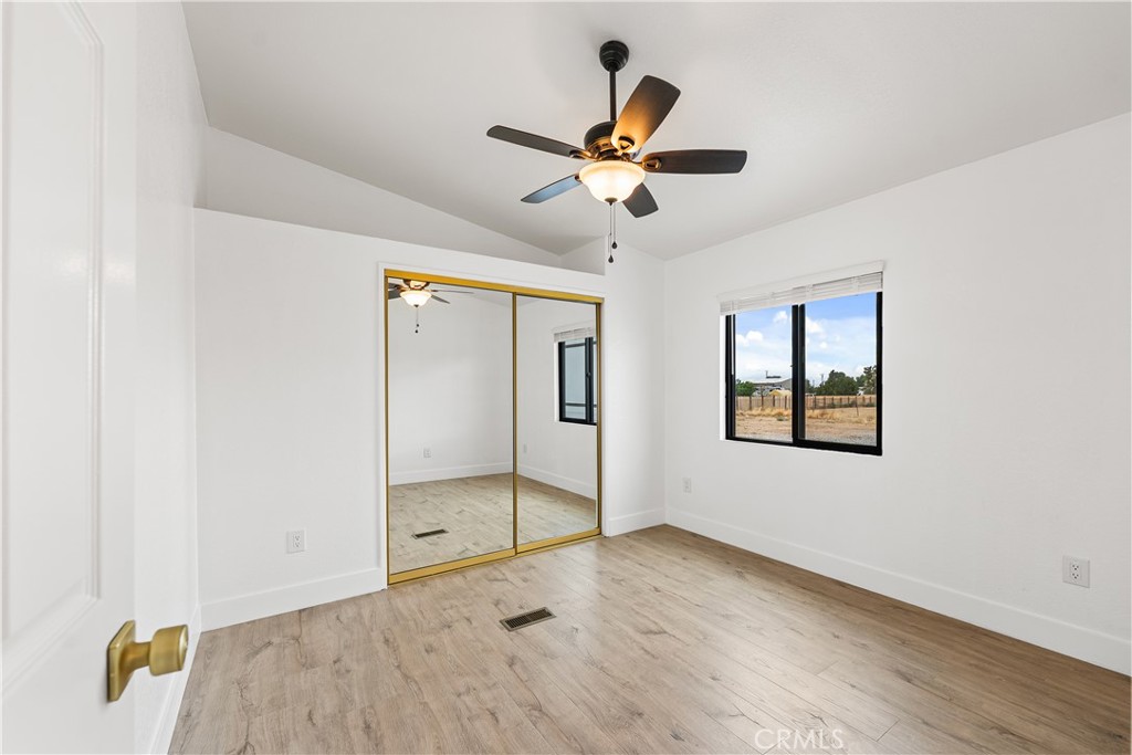 4009 W Avenue K-8