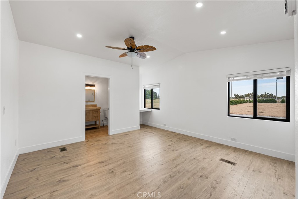 4009 W Avenue K-8