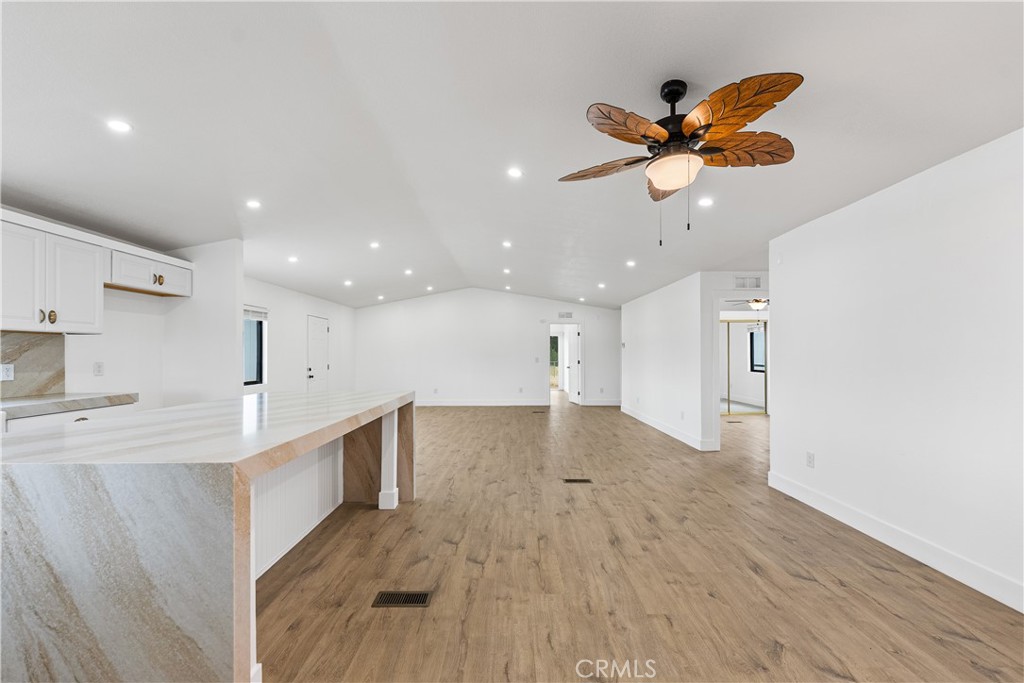 4009 W Avenue K-8