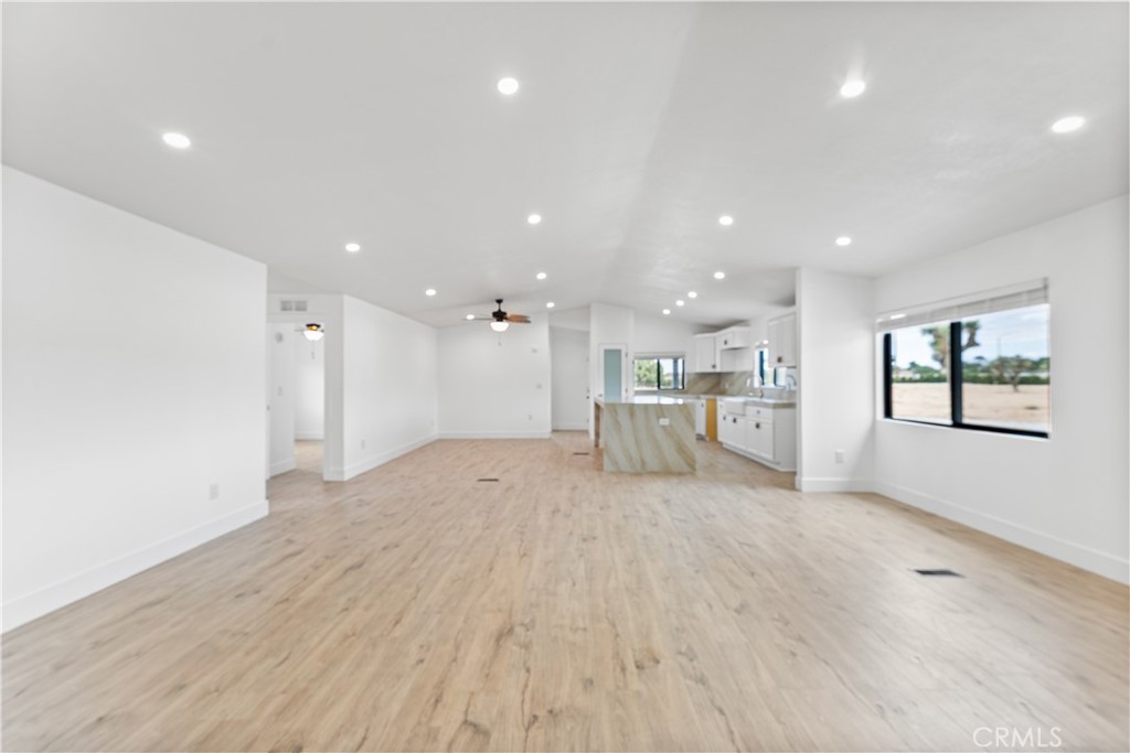4009 W Avenue K-8