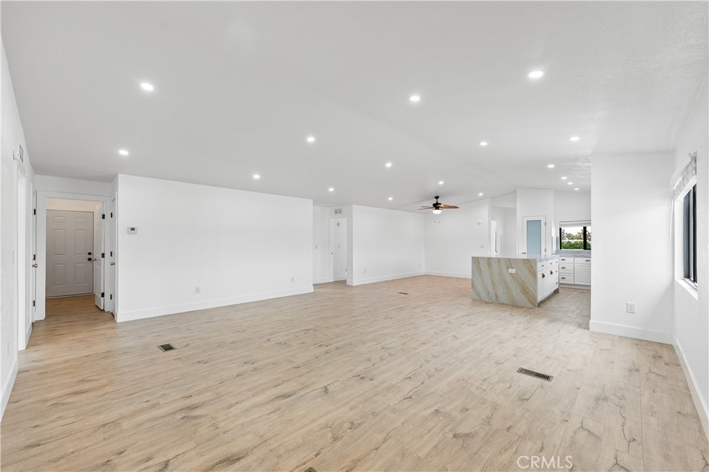 4009 W Avenue K-8