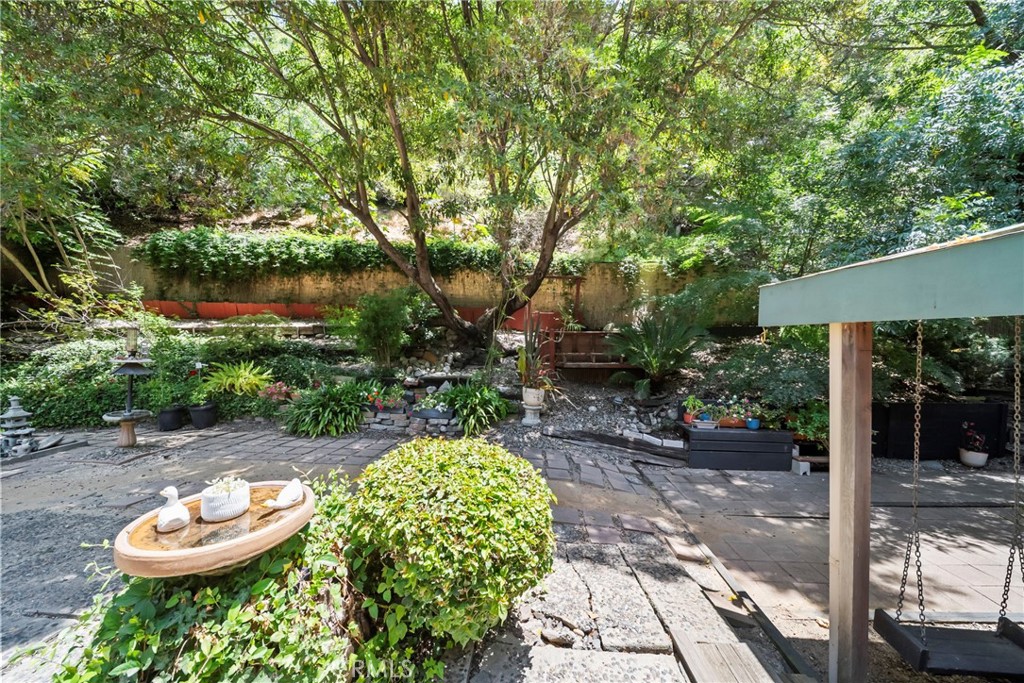 2900 Mandeville Canyon