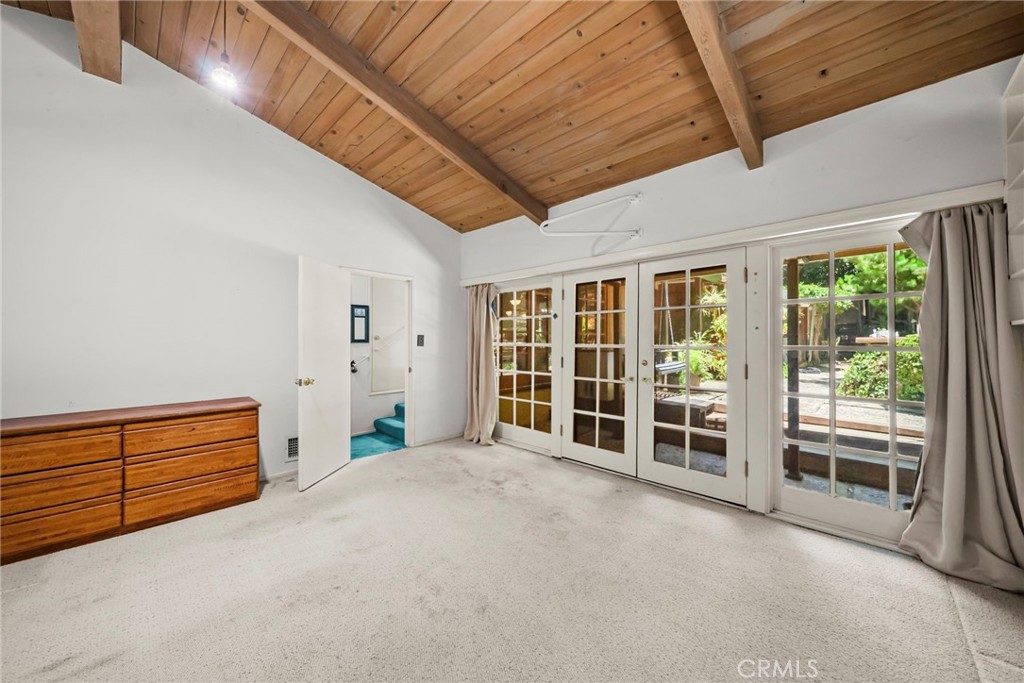 2900 Mandeville Canyon