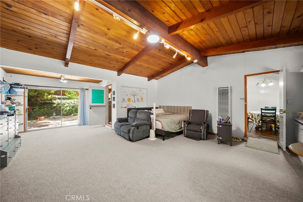 2900 Mandeville Canyon