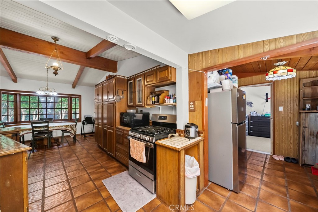2900 Mandeville Canyon