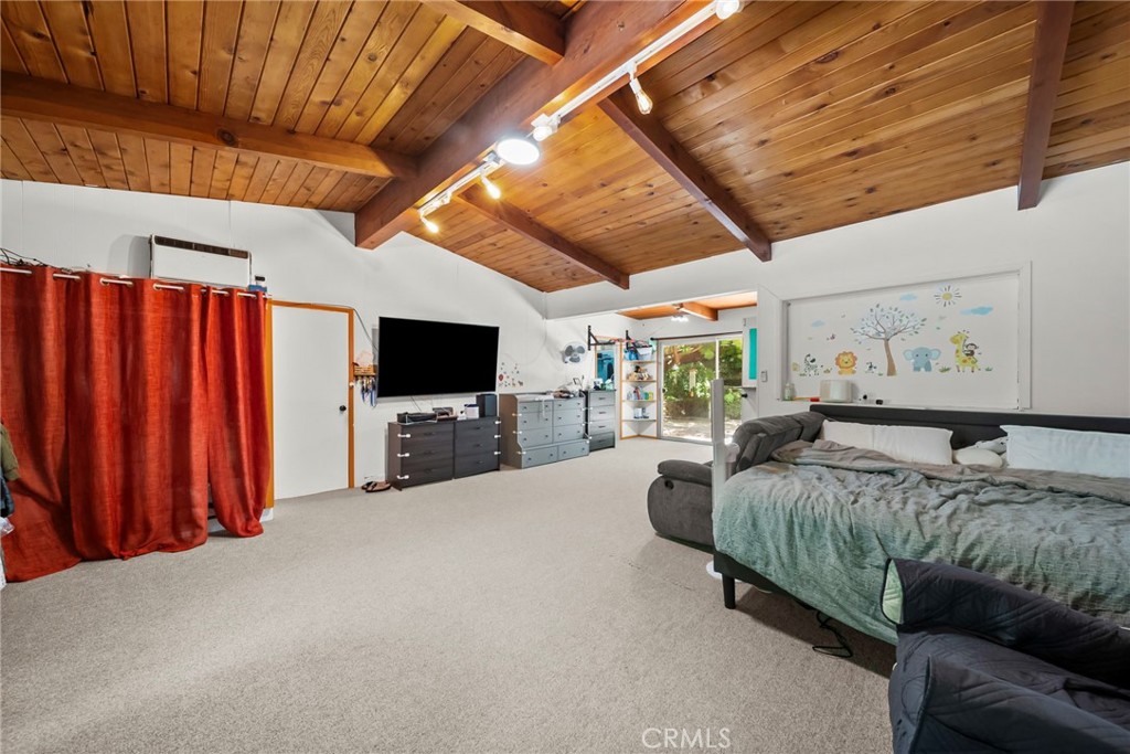 2900 Mandeville Canyon