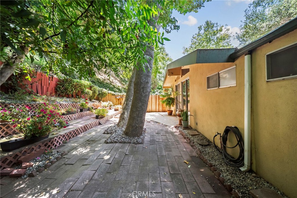 2900 Mandeville Canyon