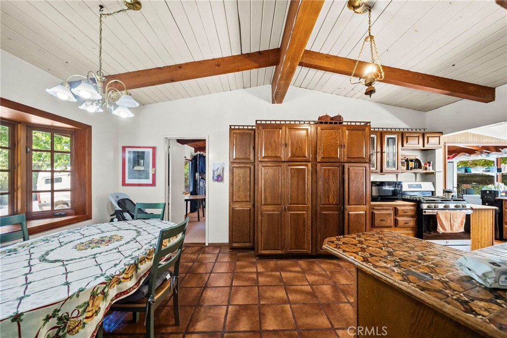 2900 Mandeville Canyon