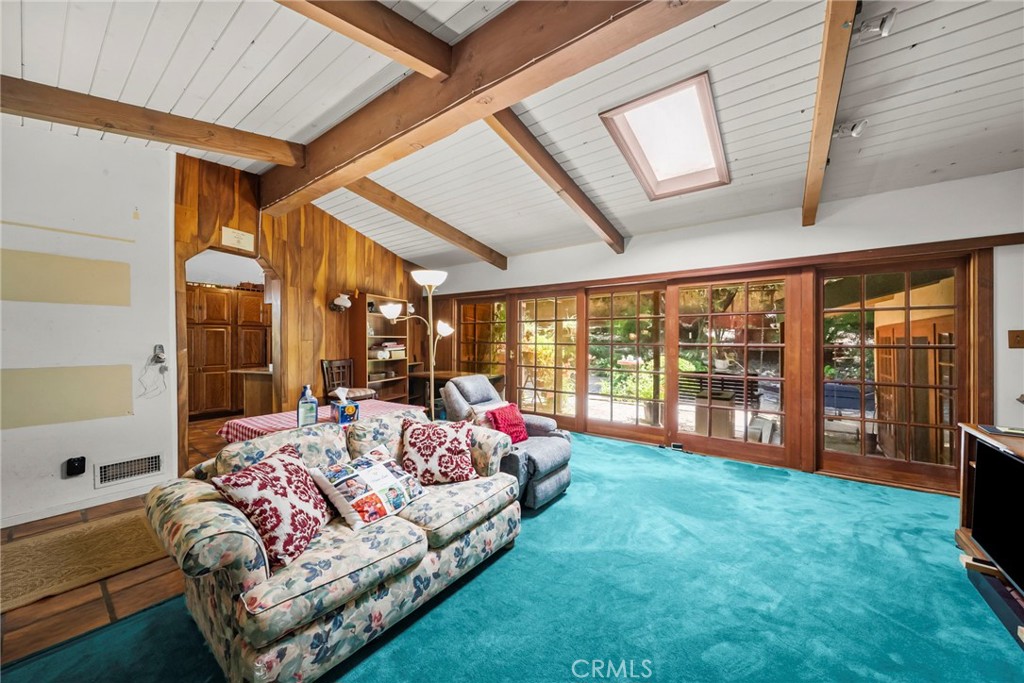 2900 Mandeville Canyon