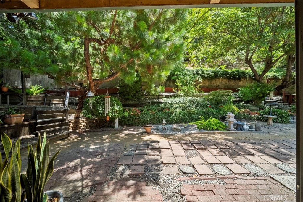 2900 Mandeville Canyon