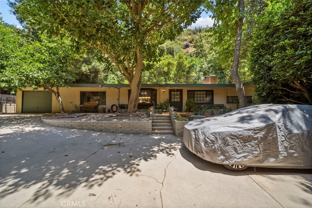 2900 Mandeville Canyon