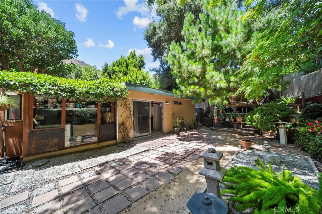 2900 Mandeville Canyon