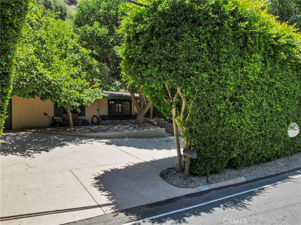 2900 Mandeville Canyon
