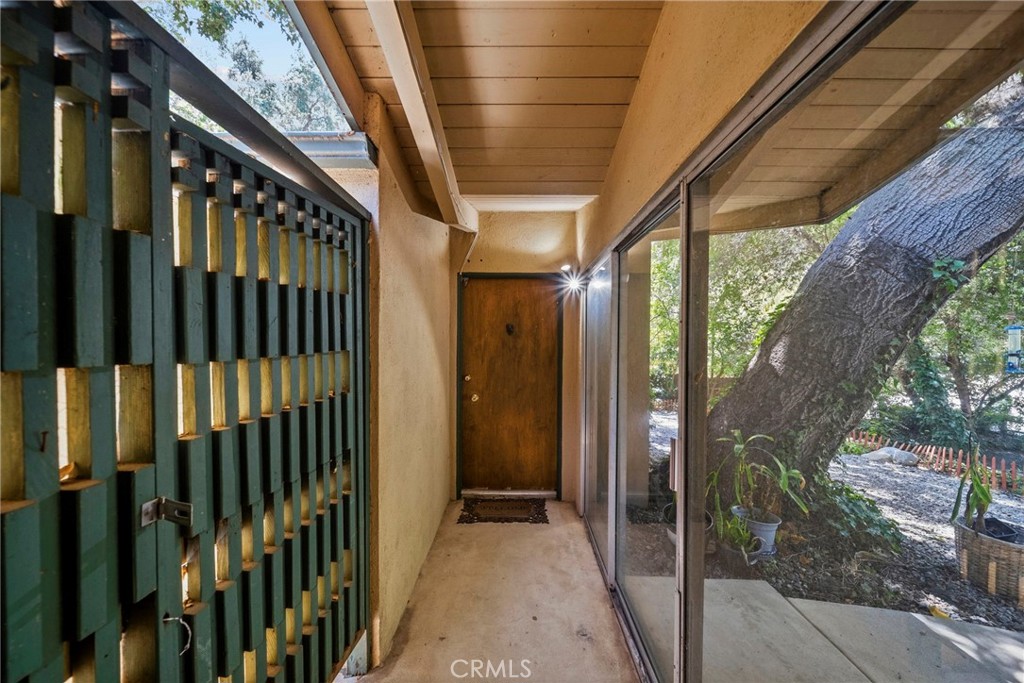 2900 Mandeville Canyon