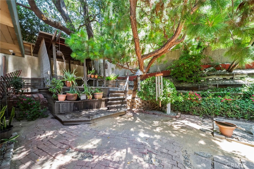 2900 Mandeville Canyon