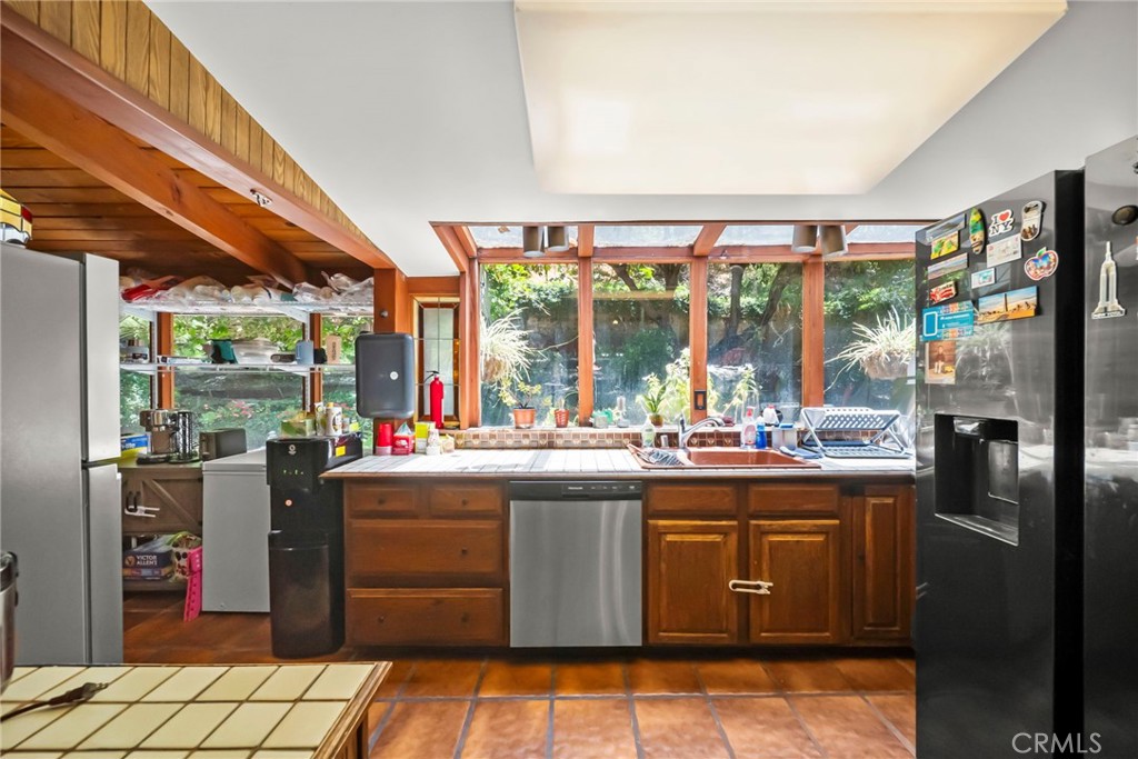 2900 Mandeville Canyon
