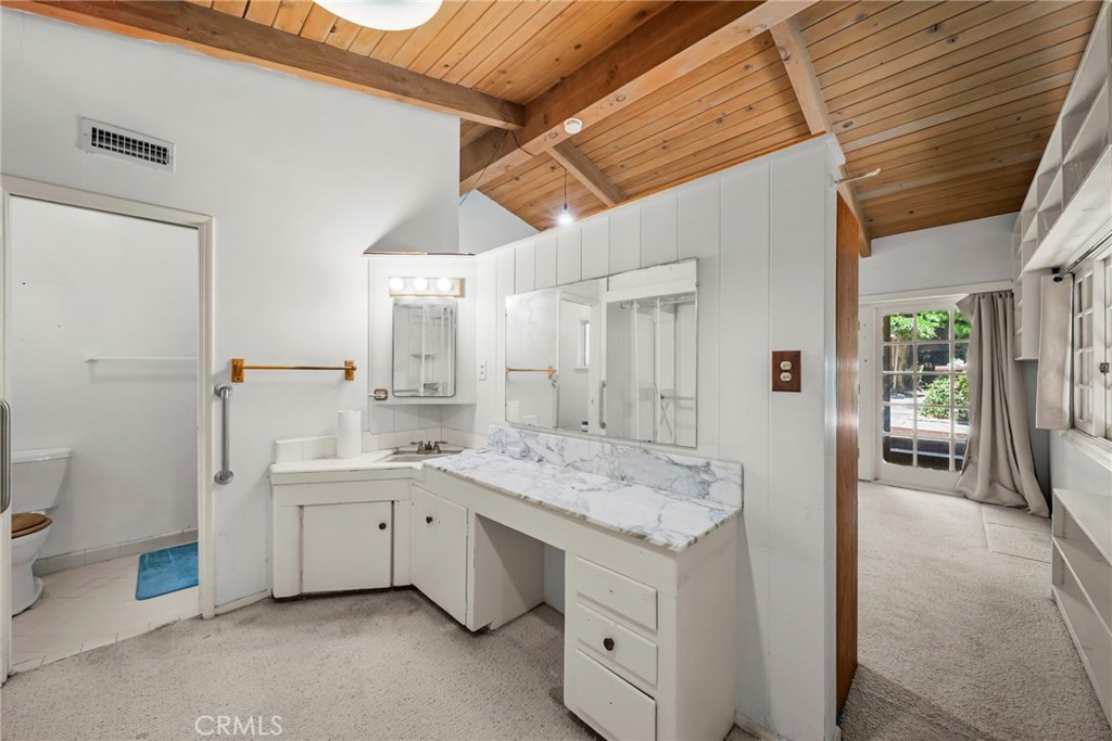 2900 Mandeville Canyon
