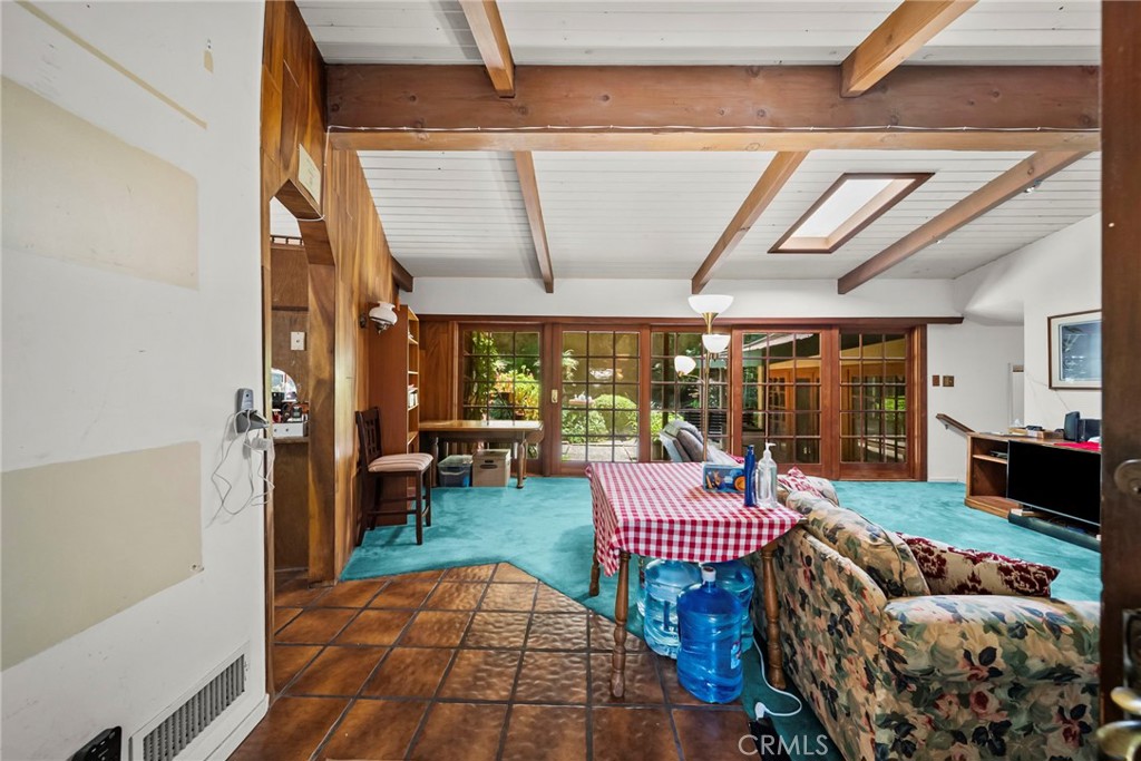 2900 Mandeville Canyon