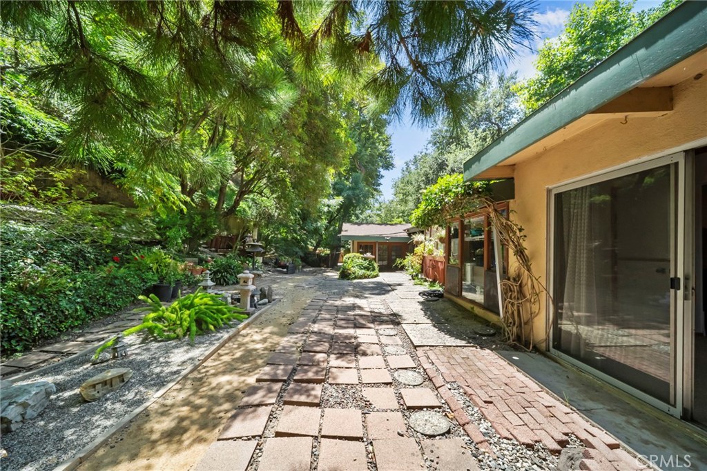 2900 Mandeville Canyon