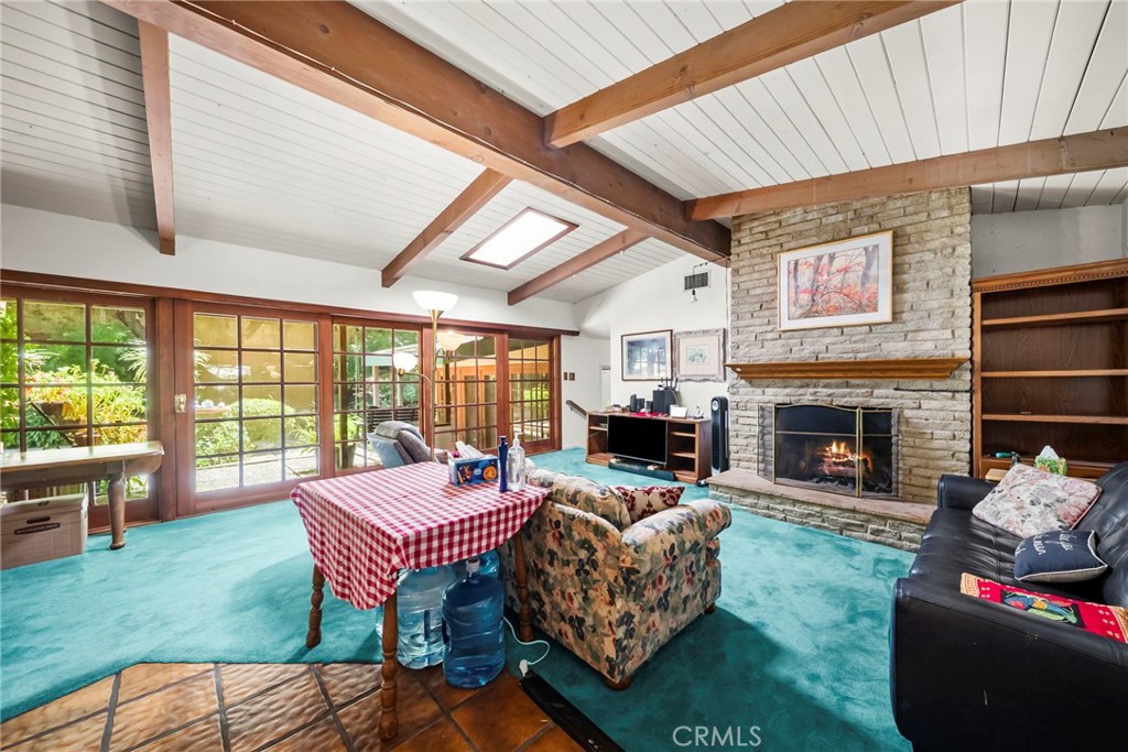 2900 Mandeville Canyon