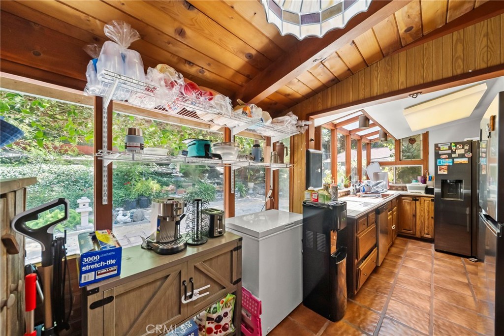 2900 Mandeville Canyon