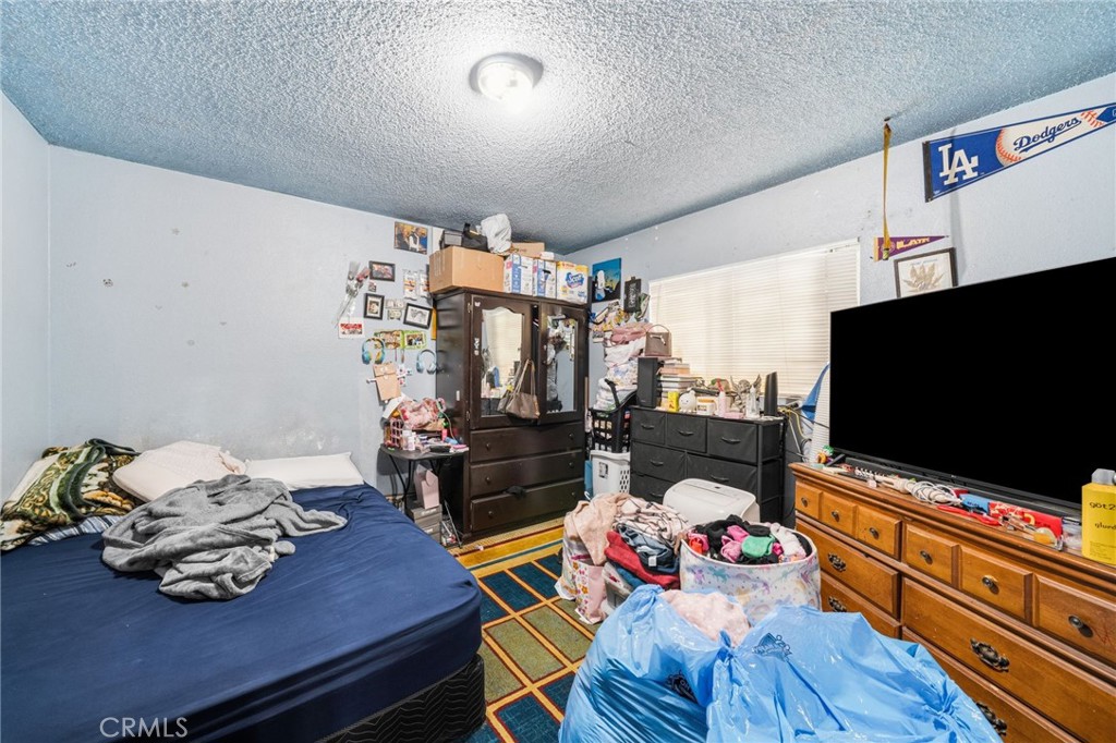1139 E 42nd