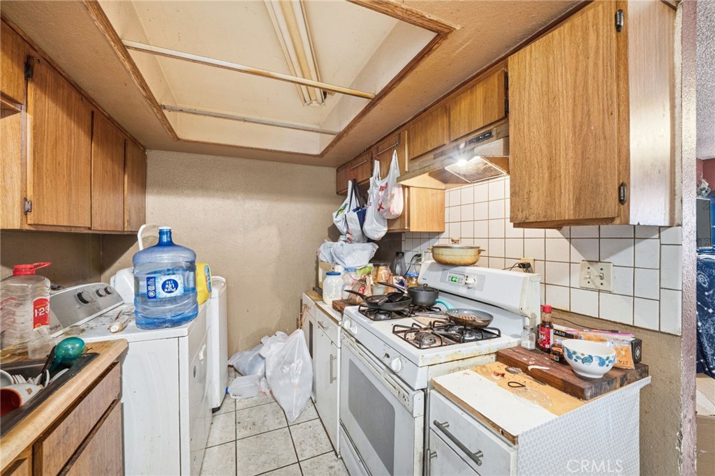 1139 E 42nd