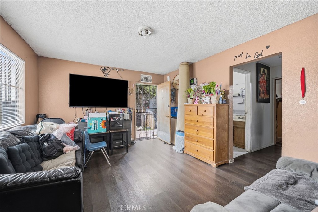 1139 E 42nd