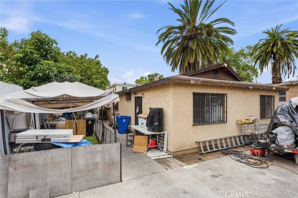 1139 E 42nd