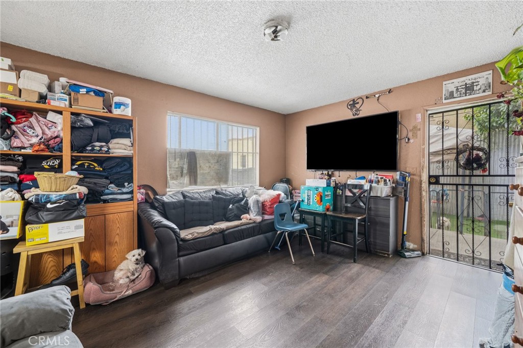 1139 E 42nd