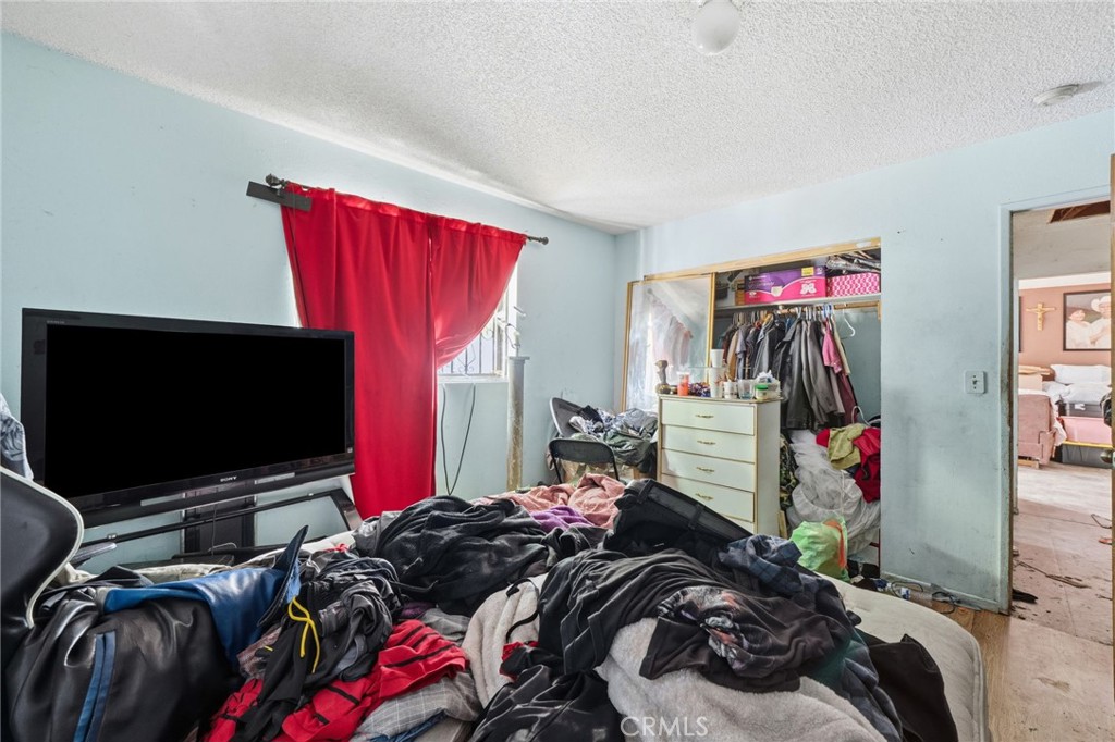 1139 E 42nd