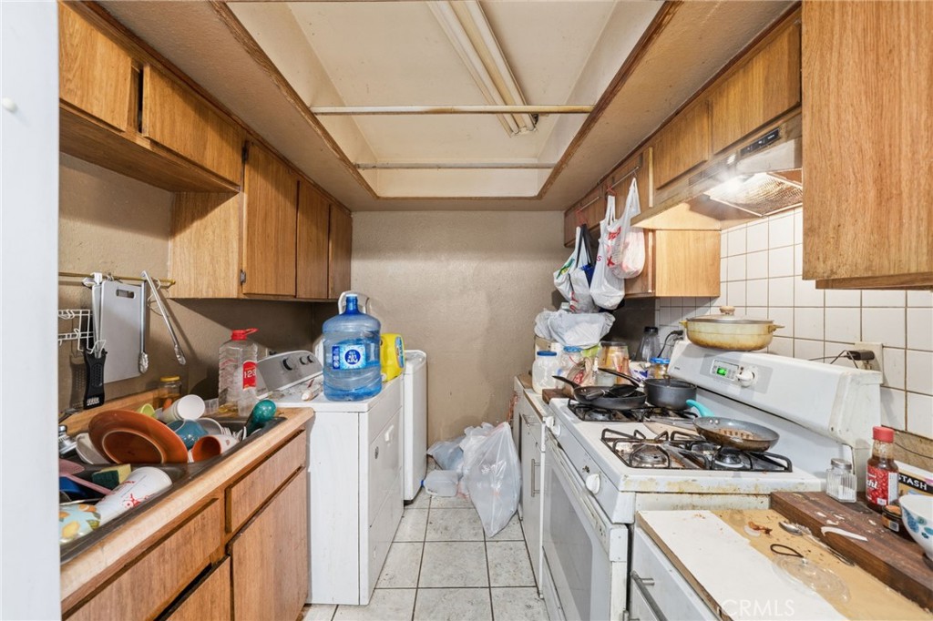 1139 E 42nd
