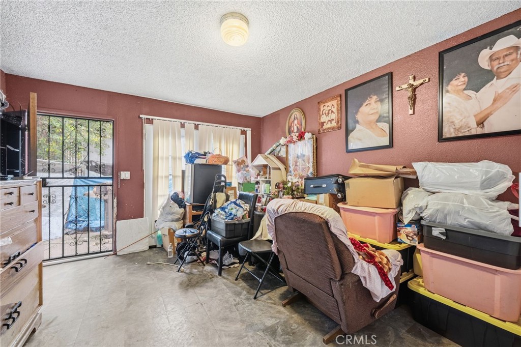 1139 E 42nd