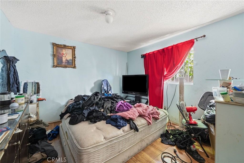 1139 E 42nd