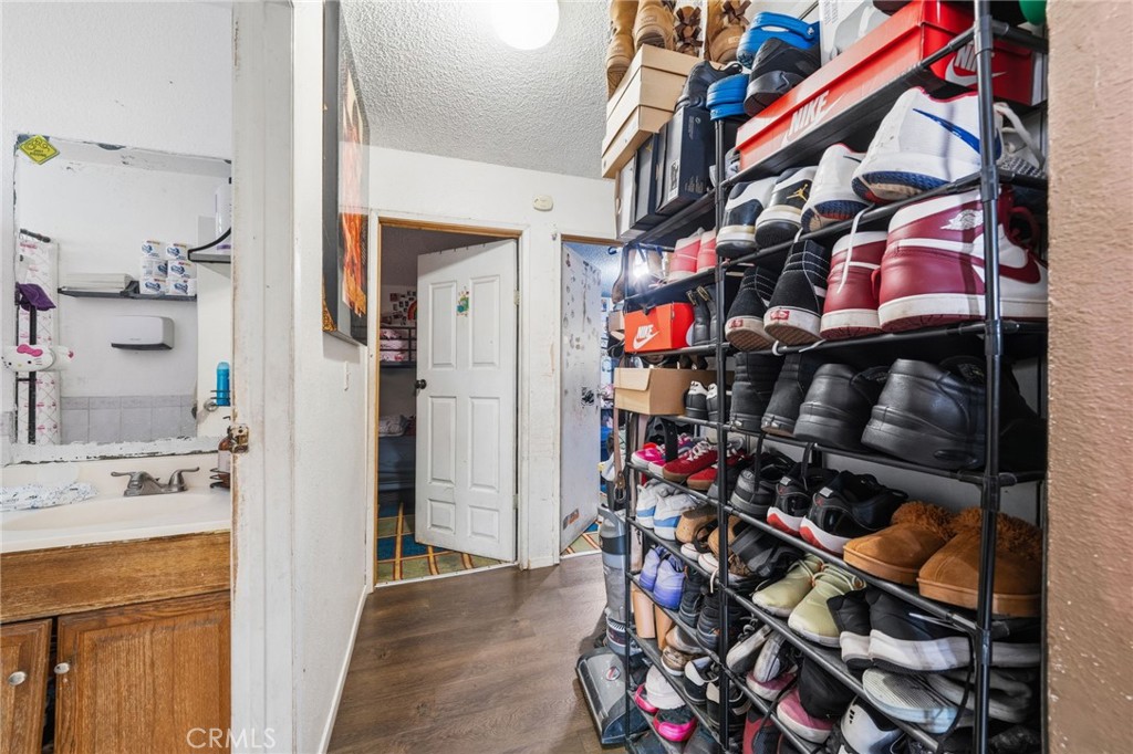 1139 E 42nd