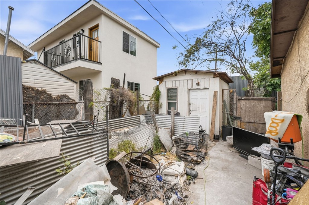 1139 E 42nd