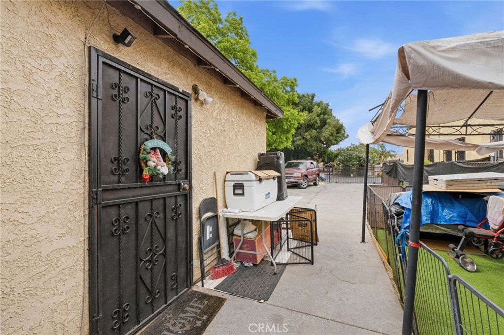 1139 E 42nd