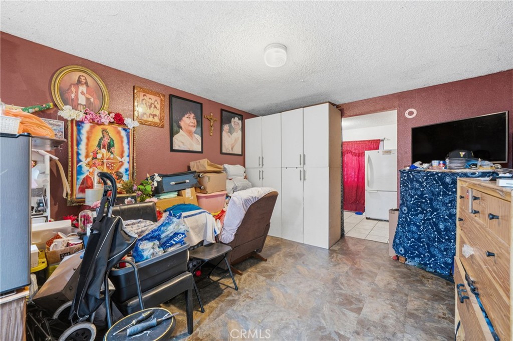 1139 E 42nd