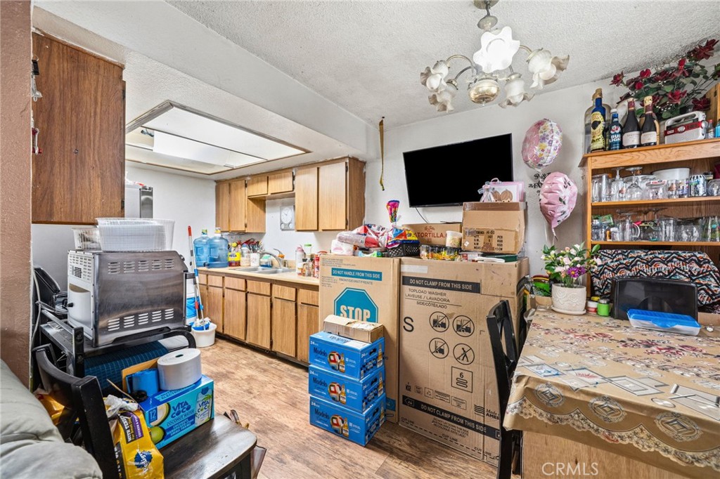 1139 E 42nd