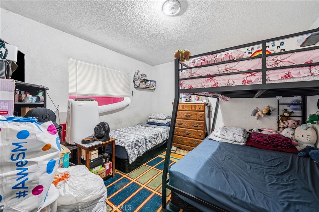 1139 E 42nd